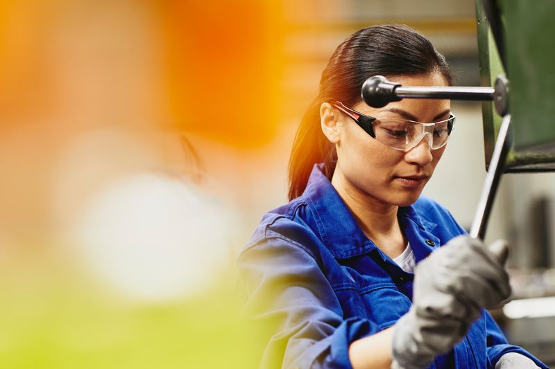 woman in manufacturing industry