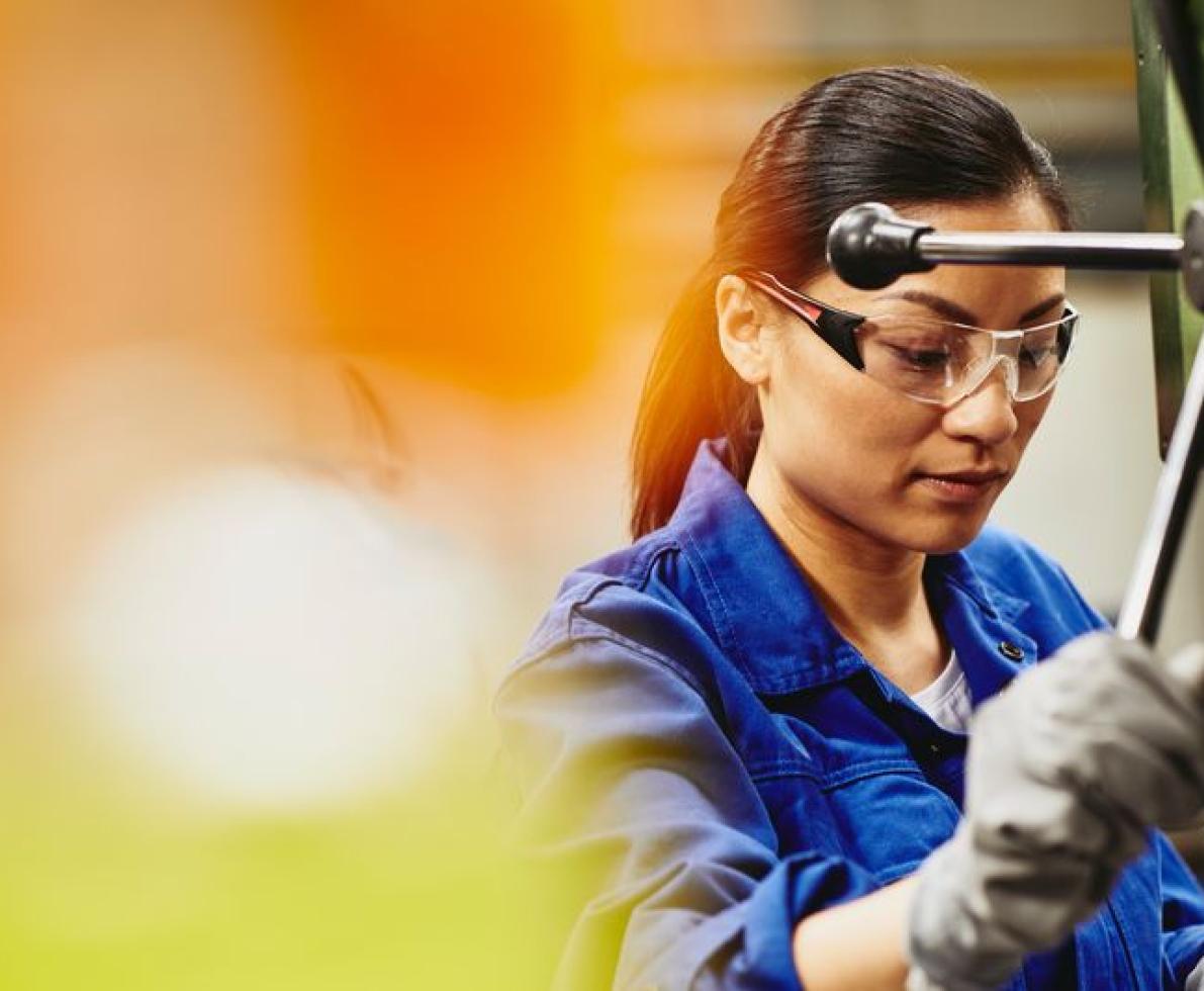 woman in manufacturing industry